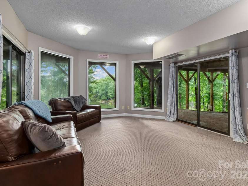 138 Ardmore Place, Mooresville, NC 28117.  MLS# CAR4270841, YatesRealty ID 21310. 