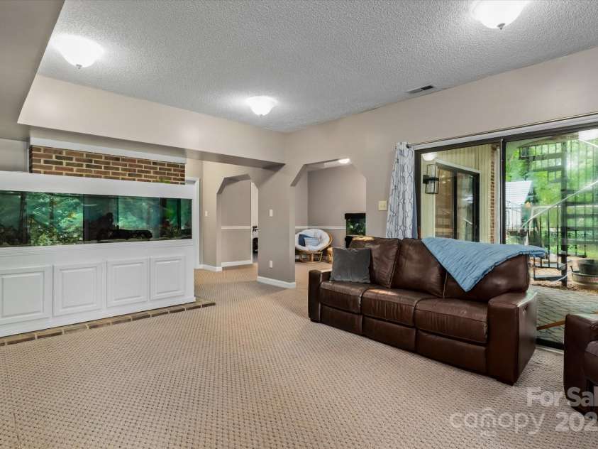 138 Ardmore Place, Mooresville, NC 28117.  MLS# CAR4270841, YatesRealty ID 21310. 