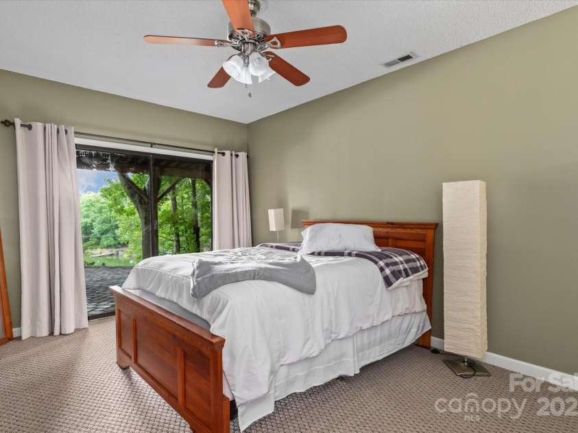 138 Ardmore Place, Mooresville, NC 28117.  MLS# CAR4270841, YatesRealty ID 21310. 