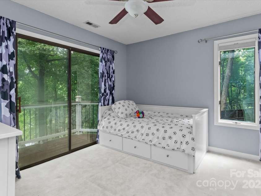 138 Ardmore Place, Mooresville, NC 28117.  MLS# CAR4270841, YatesRealty ID 21310. 