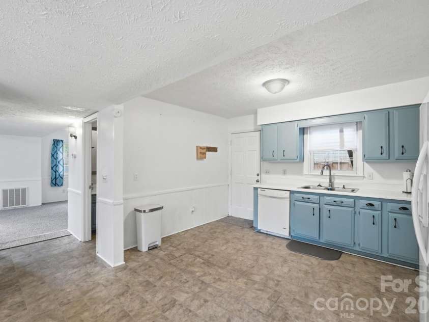 908 Forest Drive, Marshville, NC 28103.  MLS# CAR4374661, YatesRealty ID 21311. 