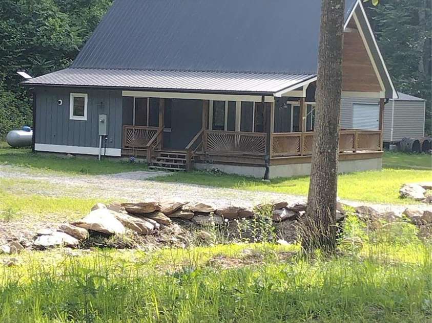 962 Laurel Mountain View Road, Flat Rock, NC 28731.  MLS# CAR4270563, YatesRealty ID 21311. 