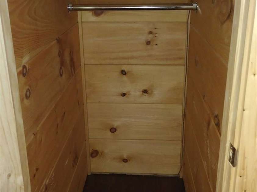 962 Laurel Mountain View Road, Flat Rock, NC 28731.  MLS# CAR4270563, YatesRealty ID 21311. Closet in bedroom