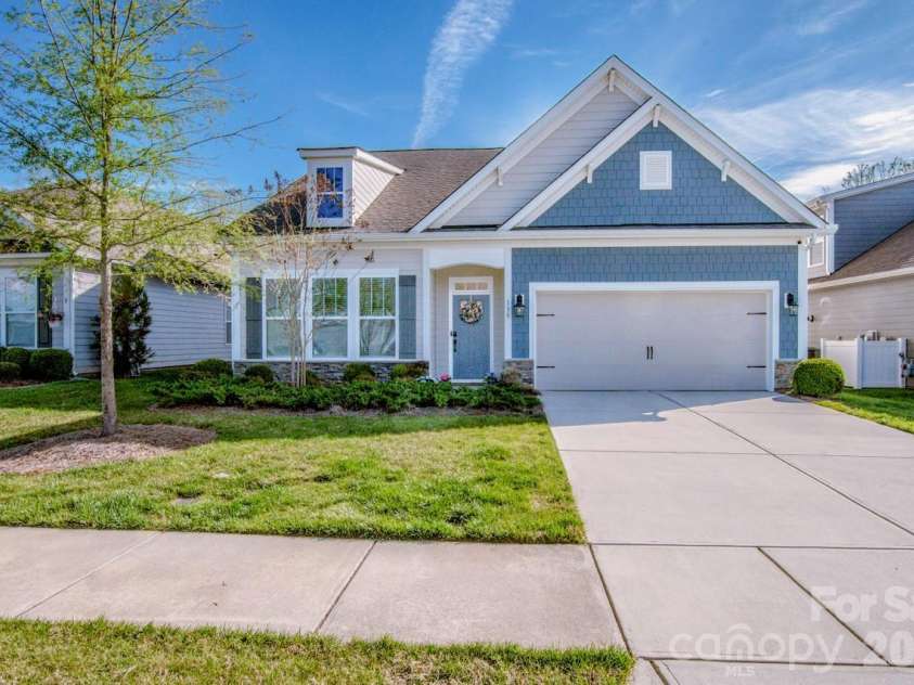 135 Coddle Way, Mooresville, NC 28115.  MLS# CAR4354327, YatesRealty ID 21312. 