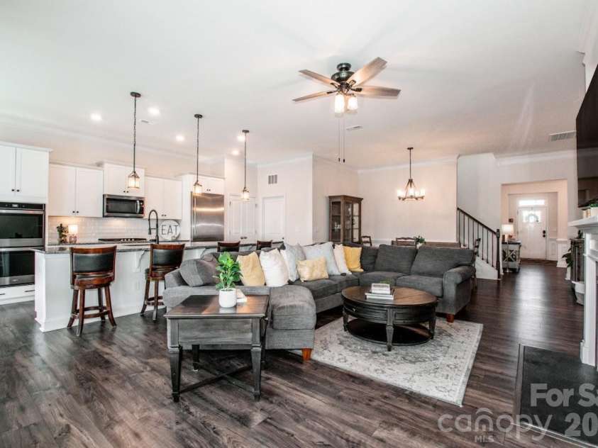 135 Coddle Way, Mooresville, NC 28115.  MLS# CAR4354327, YatesRealty ID 21312. 