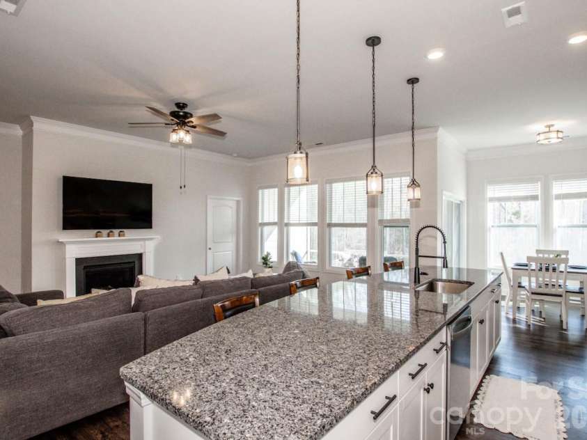 135 Coddle Way, Mooresville, NC 28115.  MLS# CAR4354327, YatesRealty ID 21312. 