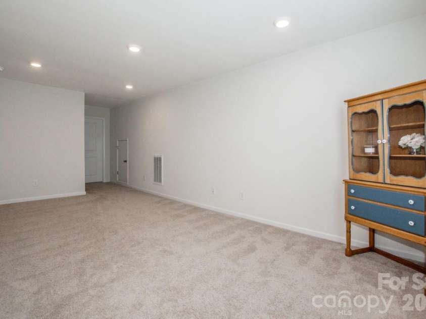 135 Coddle Way, Mooresville, NC 28115.  MLS# CAR4354327, YatesRealty ID 21312. 