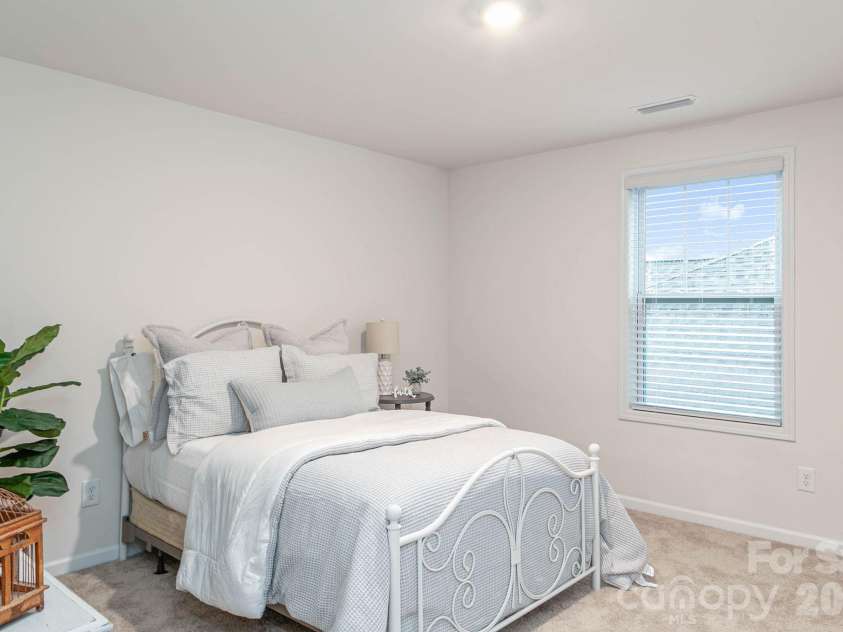 135 Coddle Way, Mooresville, NC 28115.  MLS# CAR4354327, YatesRealty ID 21312. 