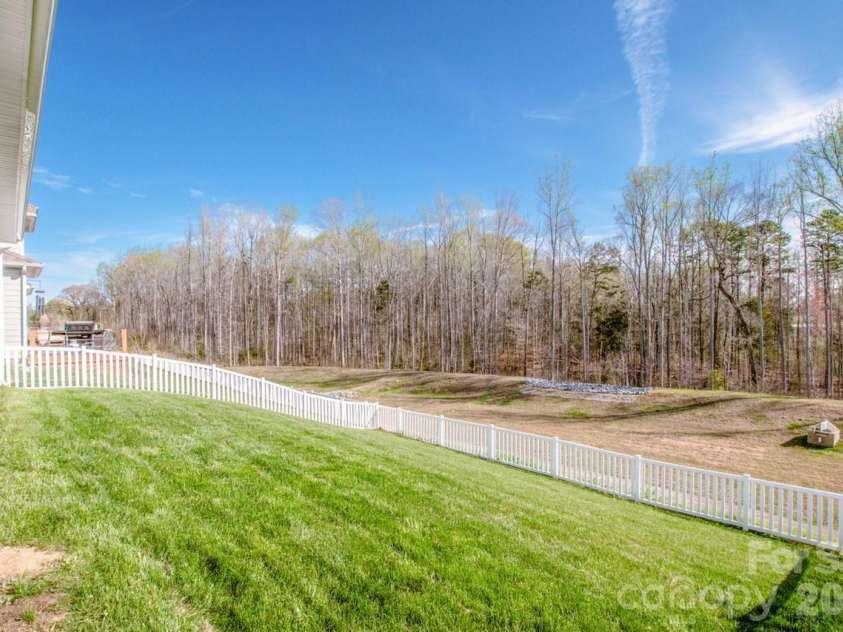 135 Coddle Way, Mooresville, NC 28115.  MLS# CAR4354327, YatesRealty ID 21312. 