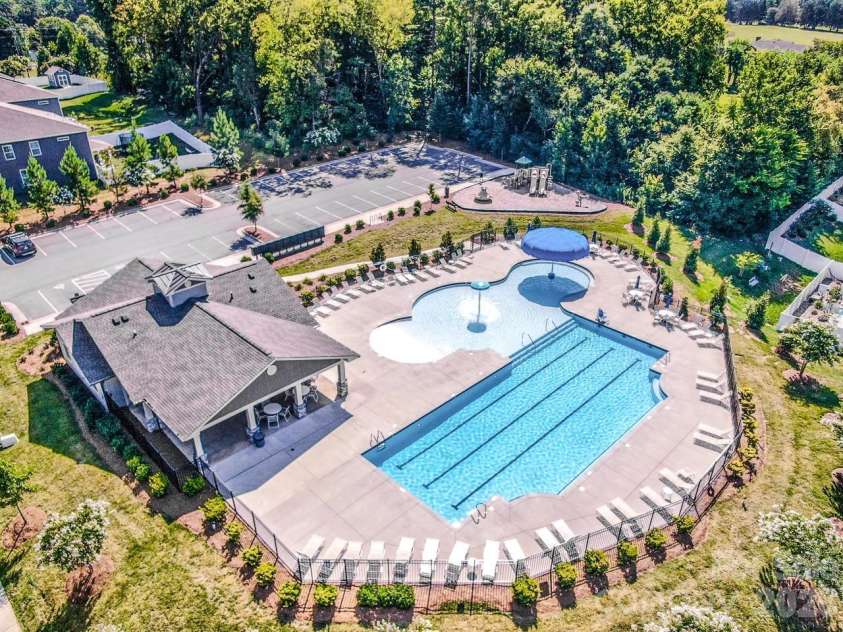 135 Coddle Way, Mooresville, NC 28115.  MLS# CAR4354327, YatesRealty ID 21312. 