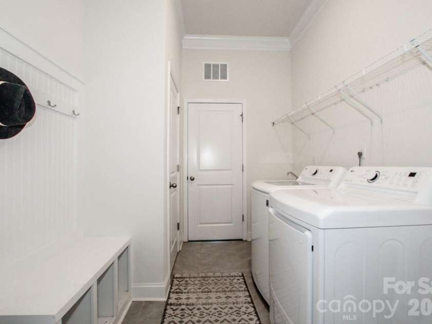 135 Coddle Way, Mooresville, NC 28115.  MLS# CAR4354327, YatesRealty ID 21312. 