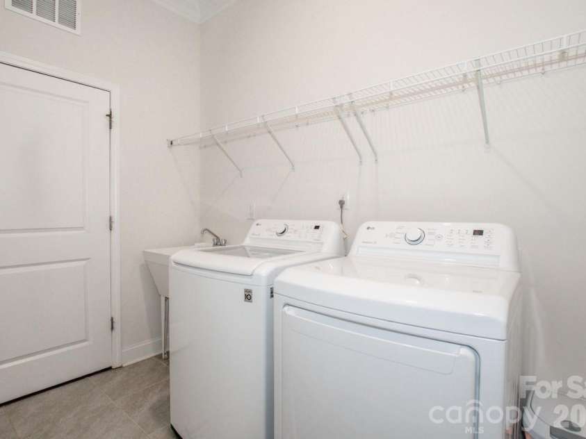 135 Coddle Way, Mooresville, NC 28115.  MLS# CAR4354327, YatesRealty ID 21312. 