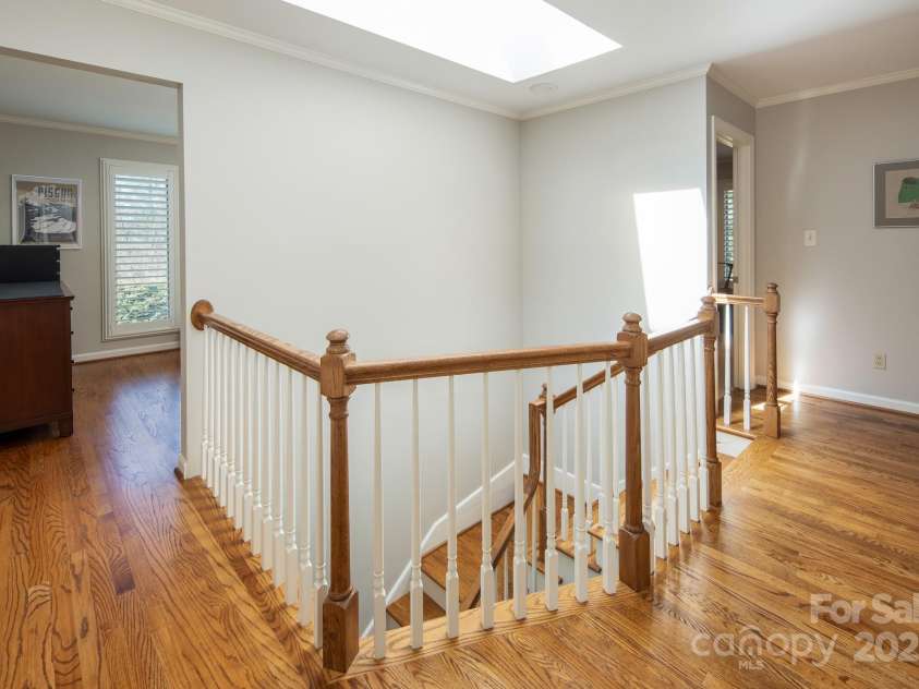 205 Midland Drive, Asheville, NC 28804.  MLS# CAR4231783, YatesRealty ID 21313. 