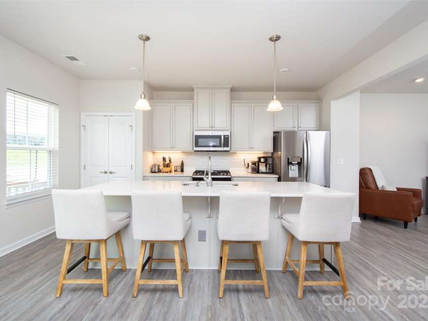 411 Lahinch Drive, Tega Cay, SC 29708.  MLS# CAR4273296, YatesRealty ID 21314. Kitchen