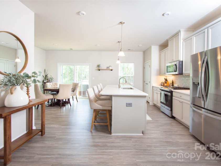 411 Lahinch Drive, Tega Cay, SC 29708.  MLS# CAR4273296, YatesRealty ID 21314. Kitchen