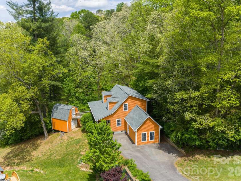 22 Otter Lane, Candler, NC 28715.  MLS# CAR4373918, YatesRealty ID 21315. 