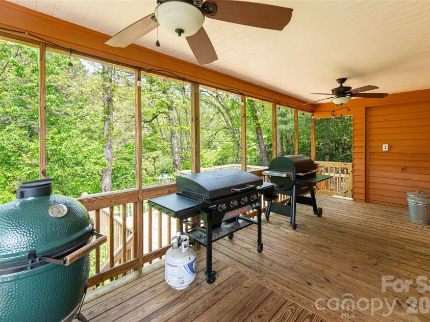 22 Otter Lane, Candler, NC 28715.  MLS# CAR4373918, YatesRealty ID 21315. 