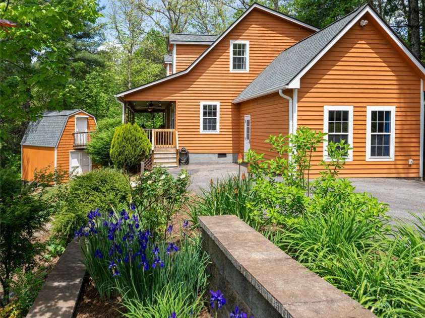 22 Otter Lane, Candler, NC 28715.  MLS# CAR4373918, YatesRealty ID 21315. 