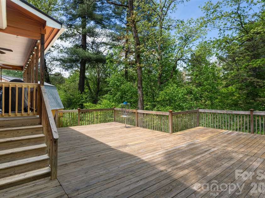 22 Otter Lane, Candler, NC 28715.  MLS# CAR4373918, YatesRealty ID 21315. 