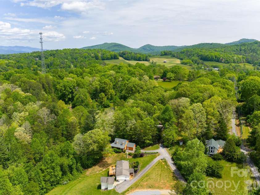 22 Otter Lane, Candler, NC 28715.  MLS# CAR4373918, YatesRealty ID 21315. 