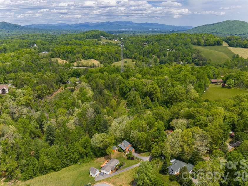 22 Otter Lane, Candler, NC 28715.  MLS# CAR4373918, YatesRealty ID 21315. 