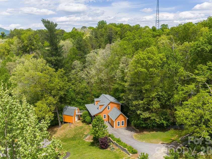 22 Otter Lane, Candler, NC 28715.  MLS# CAR4373918, YatesRealty ID 21315. 