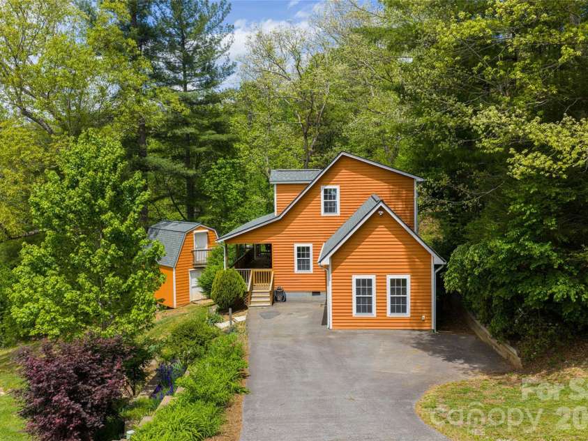 22 Otter Lane, Candler, NC 28715.  MLS# CAR4373918, YatesRealty ID 21315. 