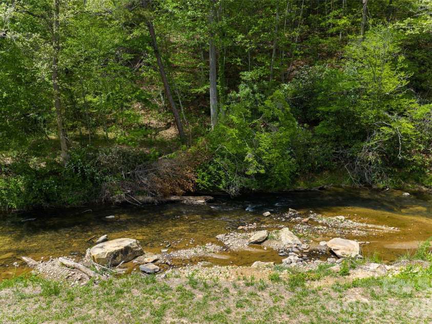 22 Otter Lane, Candler, NC 28715.  MLS# CAR4373918, YatesRealty ID 21315. 