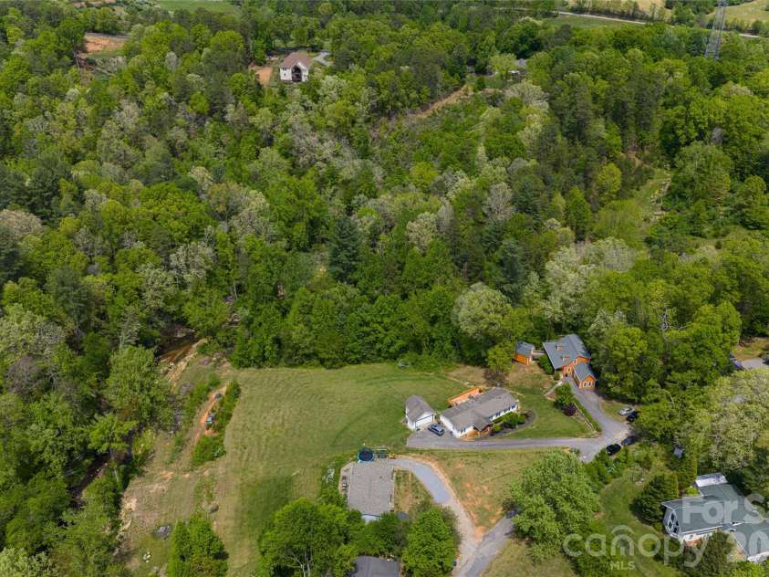22 Otter Lane, Candler, NC 28715.  MLS# CAR4373918, YatesRealty ID 21315. 