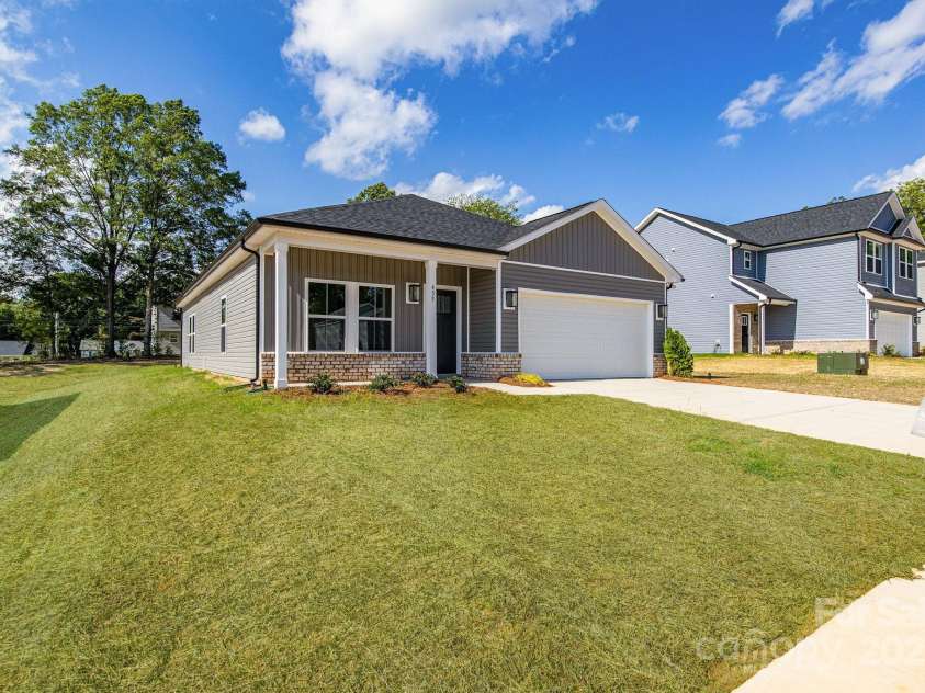 455 Contentment Court, Kannapolis, NC 28081.  MLS# CAR4273418, YatesRealty ID 21315. 