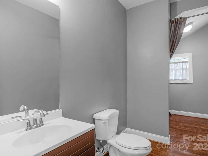 1500 Pecan Avenue, Charlotte, NC 28205.  MLS# CAR4270486, YatesRealty ID 21317. 