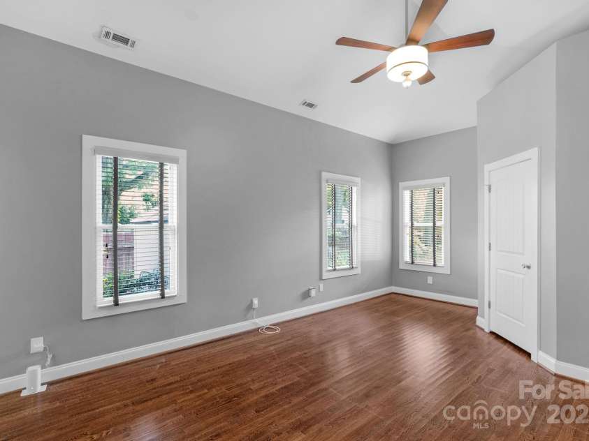 1500 Pecan Avenue, Charlotte, NC 28205.  MLS# CAR4270486, YatesRealty ID 21317. 
