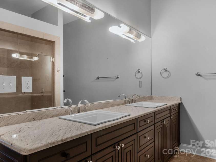 1500 Pecan Avenue, Charlotte, NC 28205.  MLS# CAR4270486, YatesRealty ID 21317. 