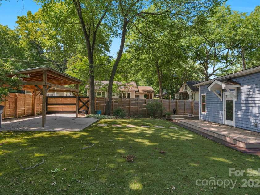 1500 Pecan Avenue, Charlotte, NC 28205.  MLS# CAR4270486, YatesRealty ID 21317. 