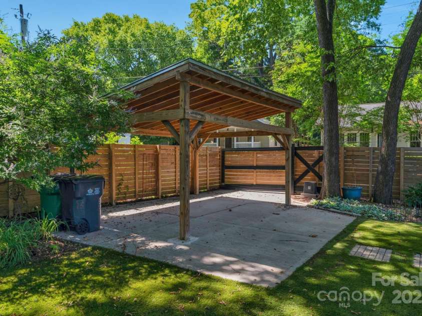 1500 Pecan Avenue, Charlotte, NC 28205.  MLS# CAR4270486, YatesRealty ID 21317. 