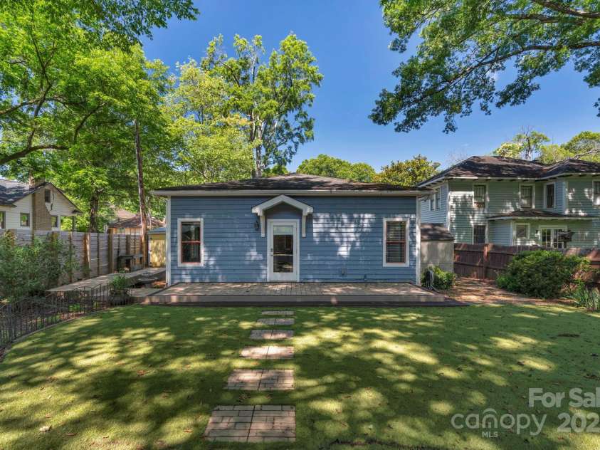 1500 Pecan Avenue, Charlotte, NC 28205.  MLS# CAR4270486, YatesRealty ID 21317. 