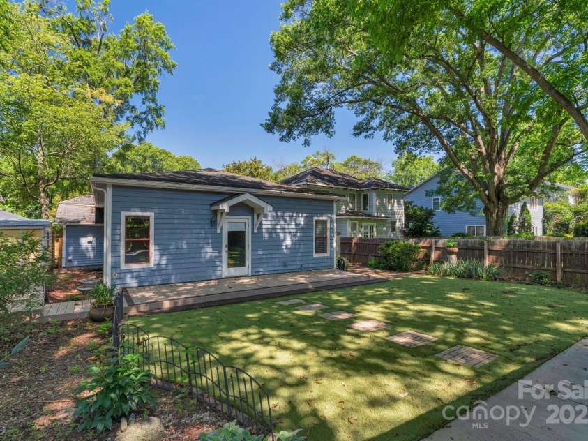 1500 Pecan Avenue, Charlotte, NC 28205.  MLS# CAR4270486, YatesRealty ID 21317. 