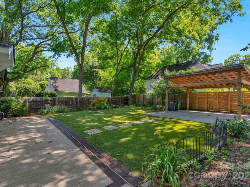 1500 Pecan Avenue, Charlotte, NC 28205.  MLS# CAR4270486, YatesRealty ID 21317. 
