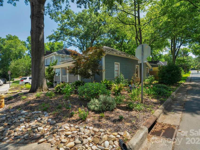 1500 Pecan Avenue, Charlotte, NC 28205.  MLS# CAR4270486, YatesRealty ID 21317. 