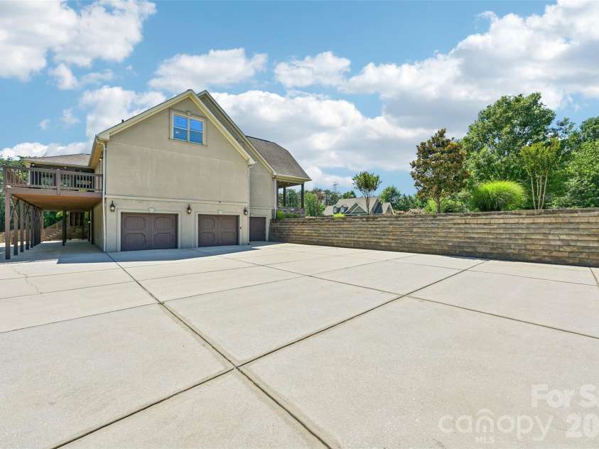 2016 Rocky Stream Road, York, SC 29745.  MLS# CAR4412074, YatesRealty ID 21317. 