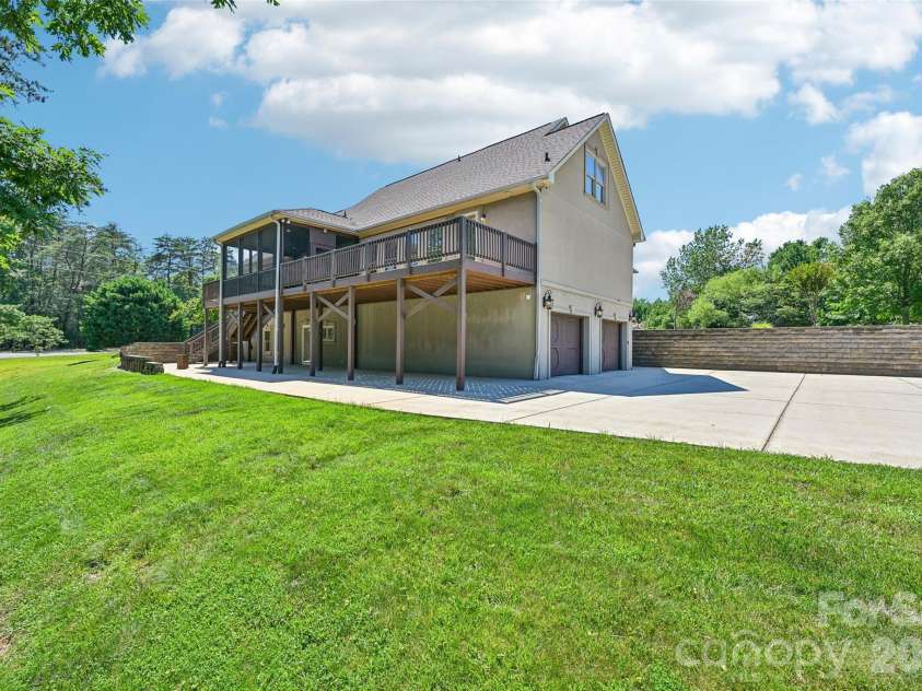 2016 Rocky Stream Road, York, SC 29745.  MLS# CAR4412074, YatesRealty ID 21317. 