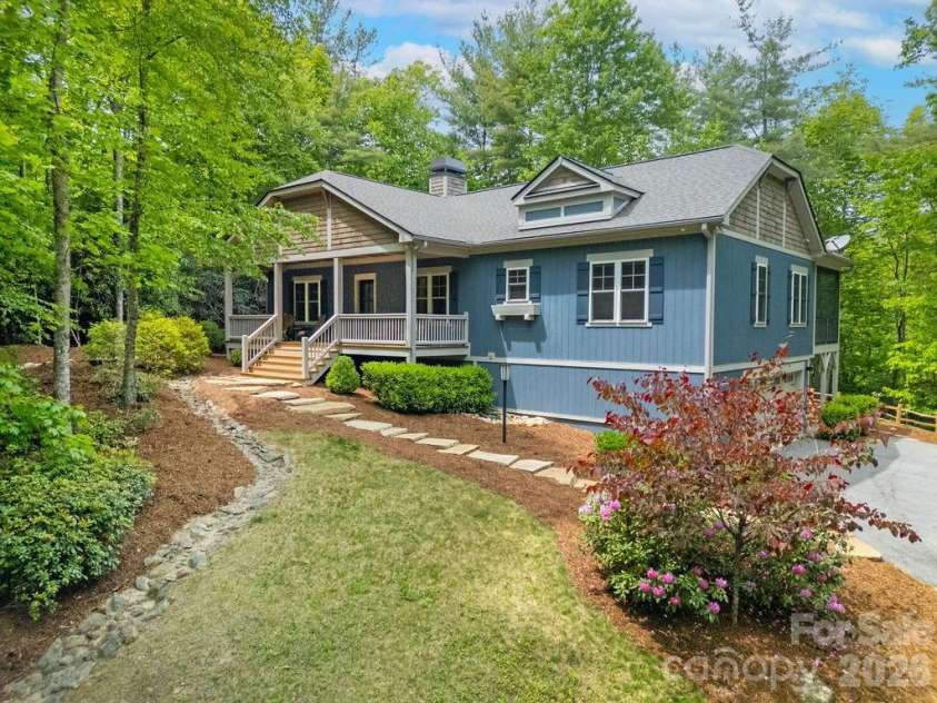 131 Bear Trace Road, Brevard, NC 28712.  MLS# CAR4374272, YatesRealty ID 21318. 