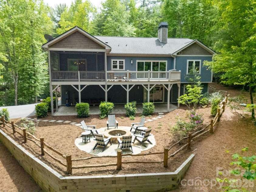 131 Bear Trace Road, Brevard, NC 28712.  MLS# CAR4374272, YatesRealty ID 21318. 