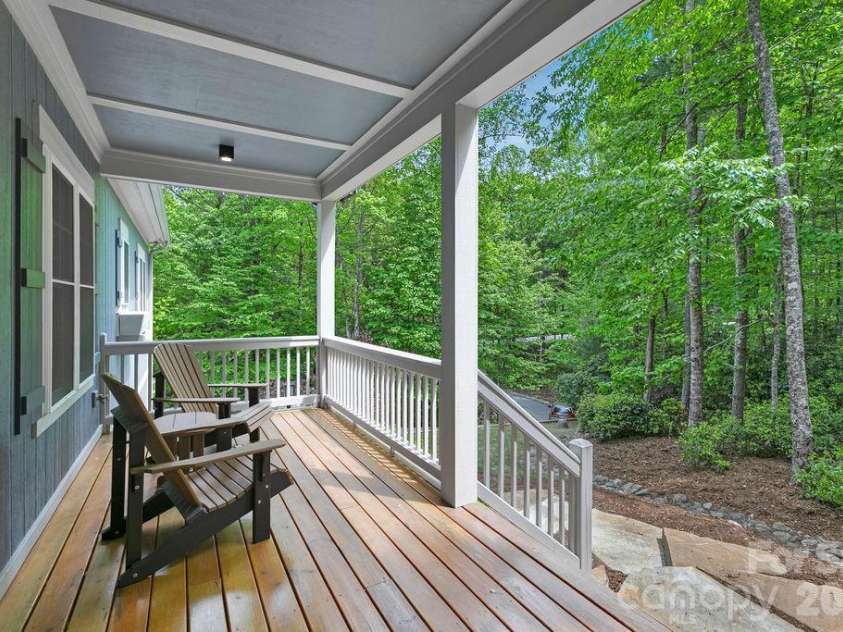 131 Bear Trace Road, Brevard, NC 28712.  MLS# CAR4374272, YatesRealty ID 21318. 
