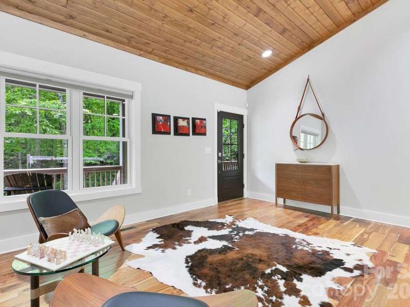 131 Bear Trace Road, Brevard, NC 28712.  MLS# CAR4374272, YatesRealty ID 21318. 