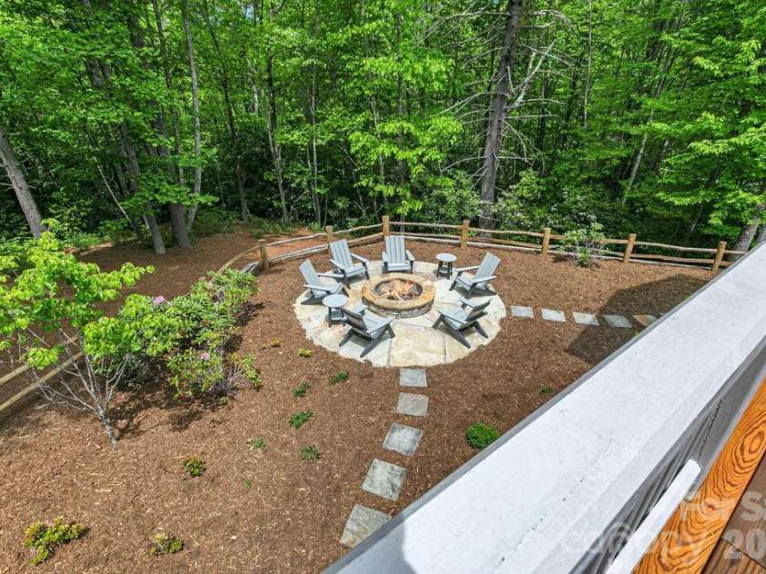 131 Bear Trace Road, Brevard, NC 28712.  MLS# CAR4374272, YatesRealty ID 21318. 