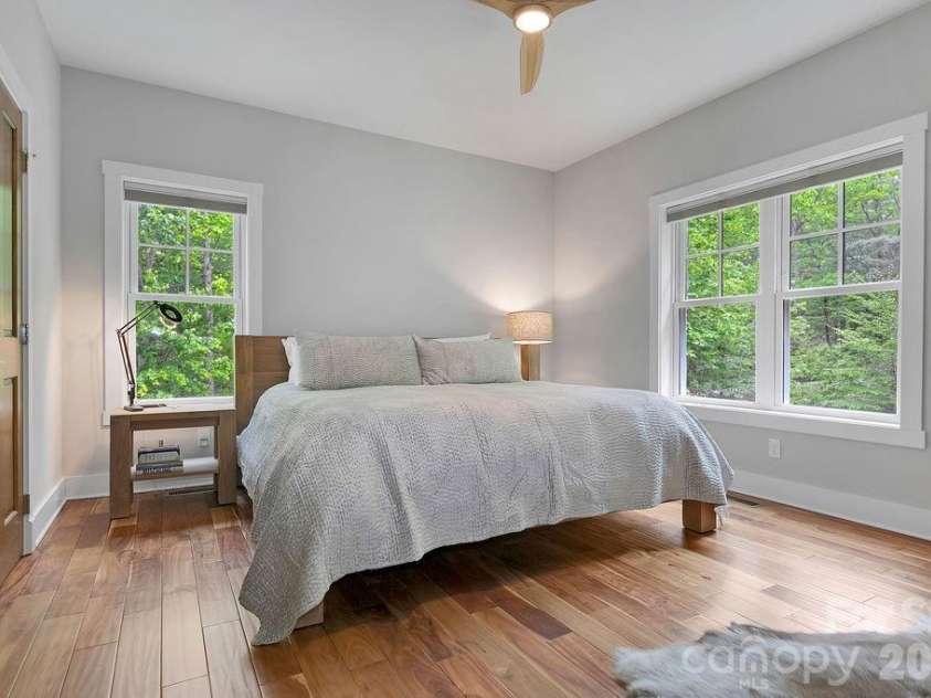 131 Bear Trace Road, Brevard, NC 28712.  MLS# CAR4374272, YatesRealty ID 21318. 