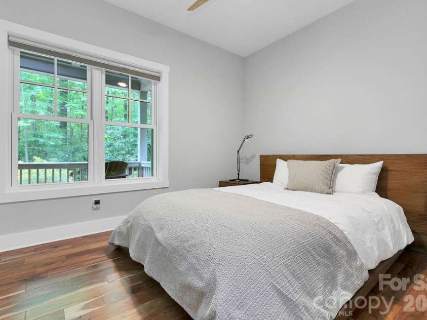 131 Bear Trace Road, Brevard, NC 28712.  MLS# CAR4374272, YatesRealty ID 21318. 
