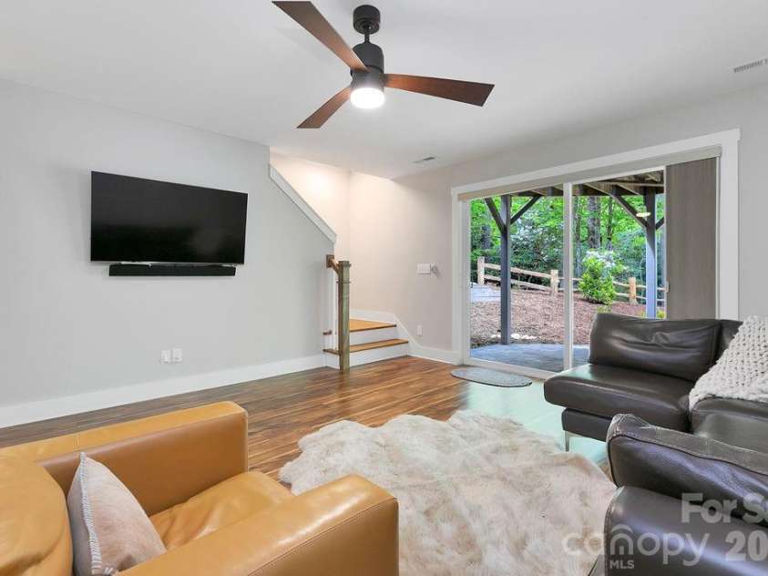 131 Bear Trace Road, Brevard, NC 28712.  MLS# CAR4374272, YatesRealty ID 21318. 