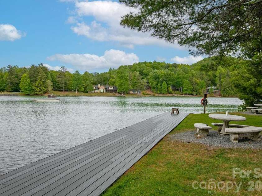 131 Bear Trace Road, Brevard, NC 28712.  MLS# CAR4374272, YatesRealty ID 21318. 